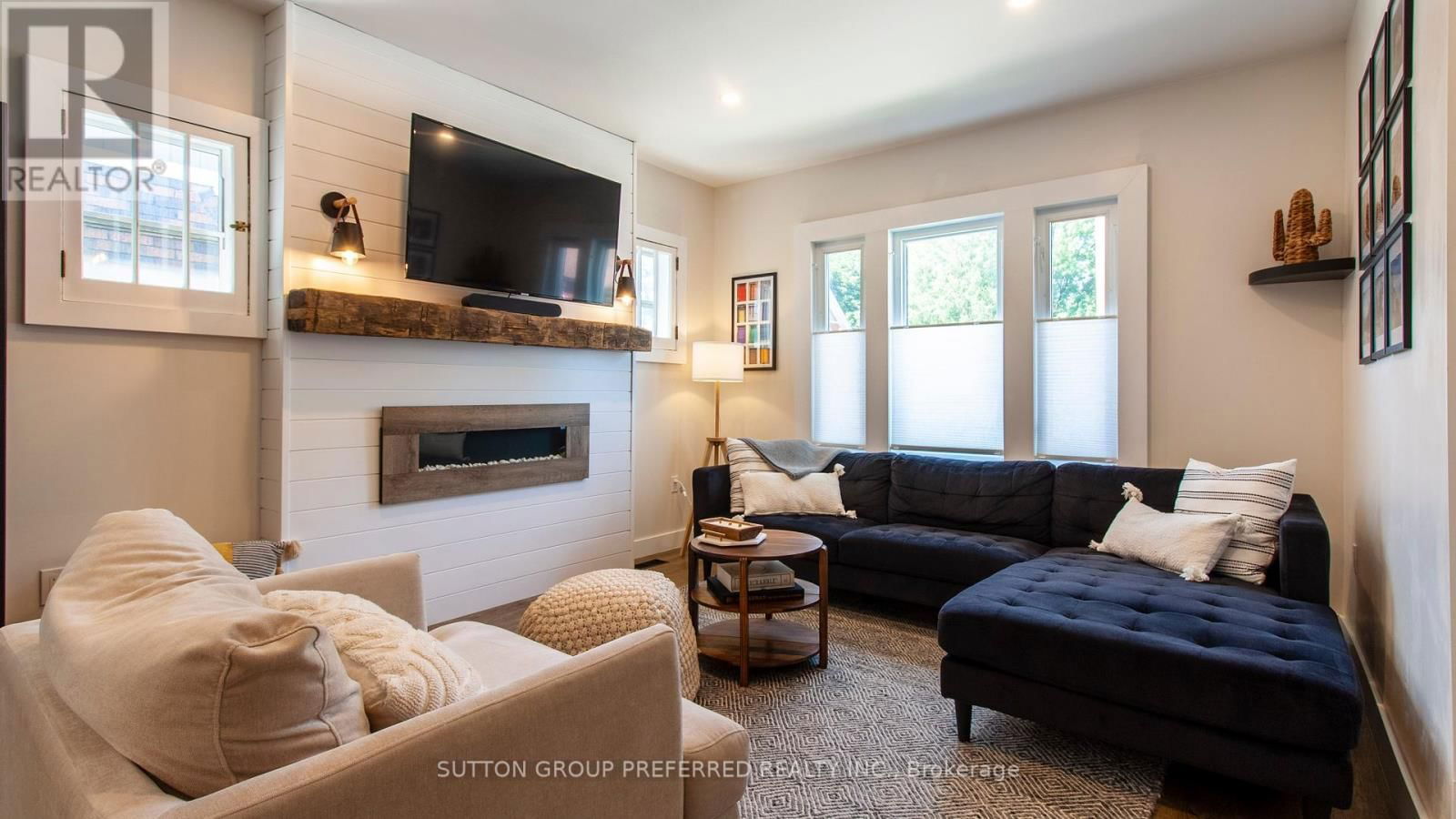 458 WOODMAN AVENUE Image 7