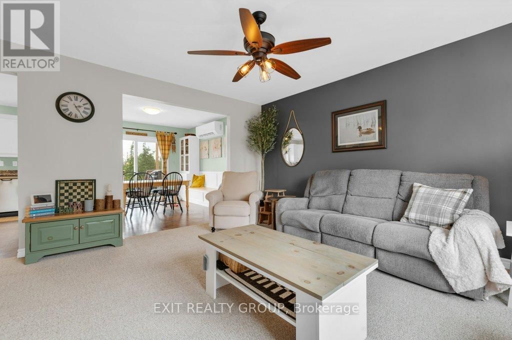 2073 SHANNON ROAD Image 11