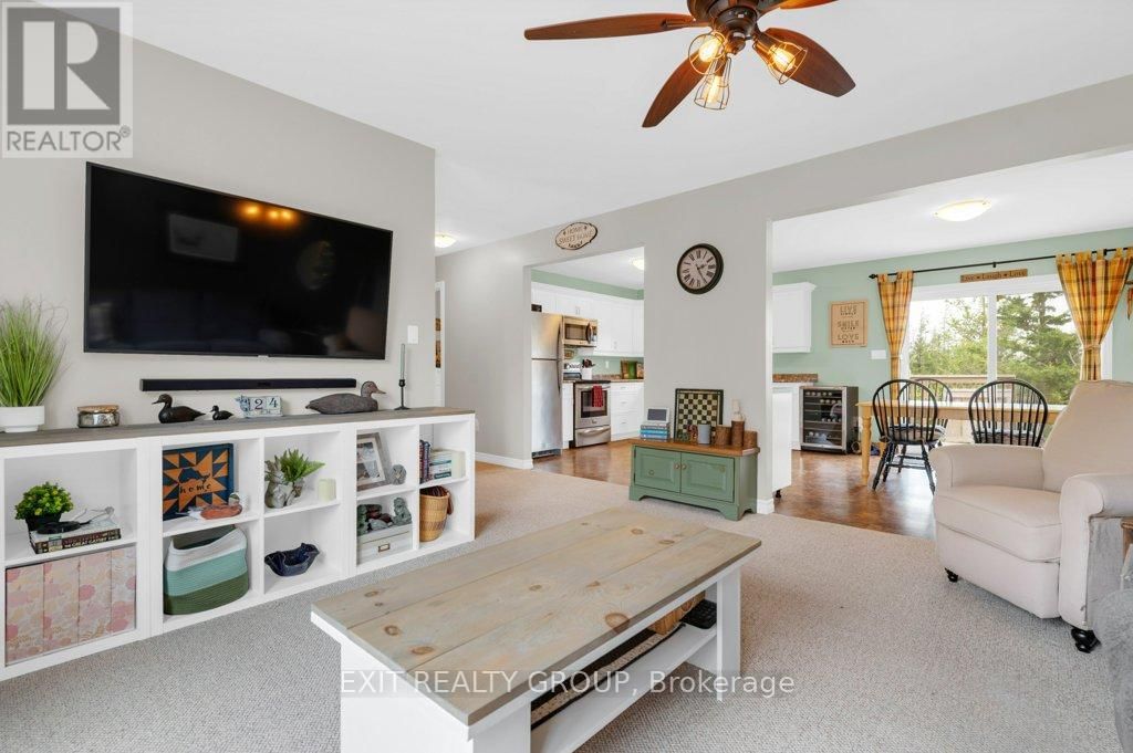 2073 SHANNON ROAD Image 12