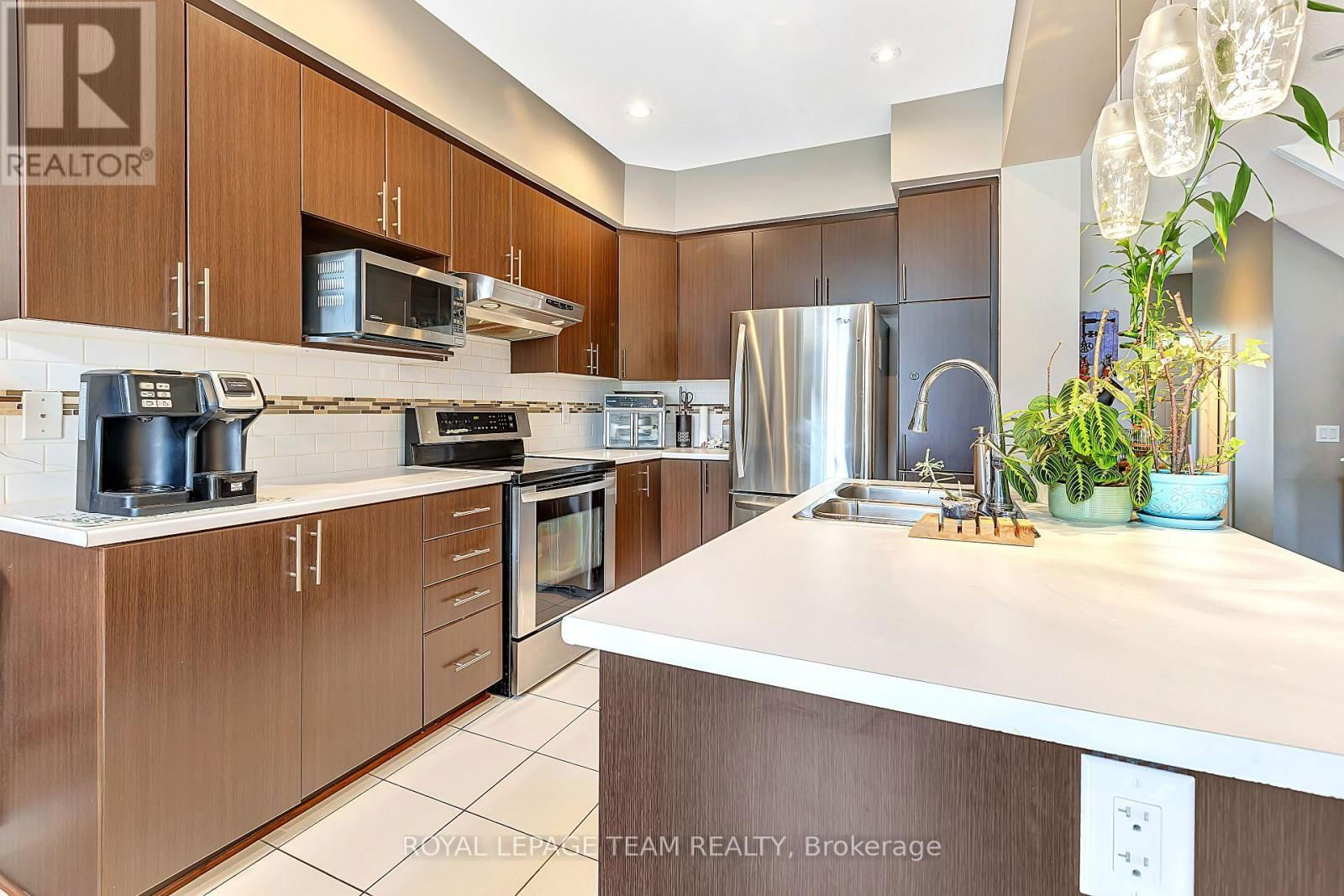 421 ARNCLIFFE AVENUE Image 15