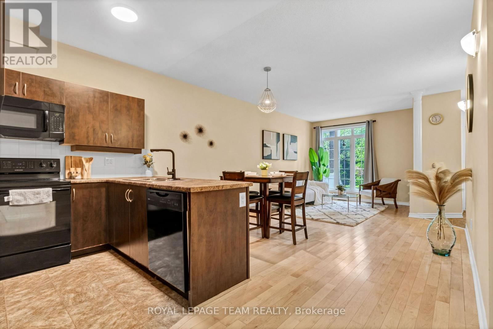 B - 96 STONEHAVEN DRIVE Image 10