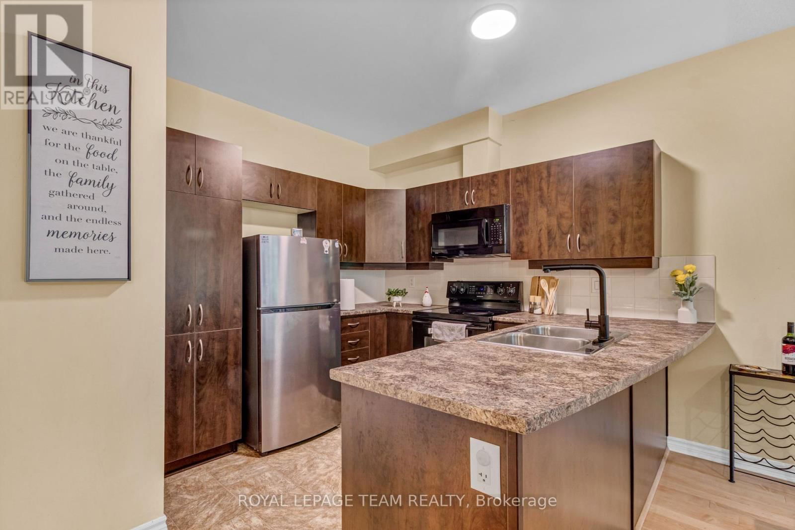 B - 96 STONEHAVEN DRIVE Image 11