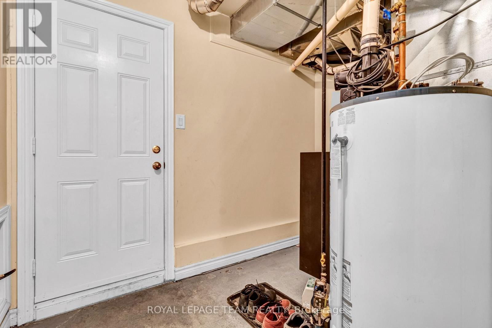 B - 96 STONEHAVEN DRIVE Image 24