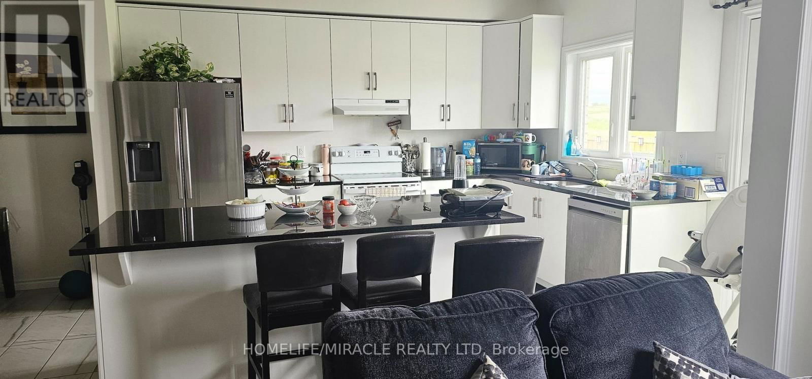 UPPER UNIT - 14 GOURLAY FARM LANE NORTH Image 3