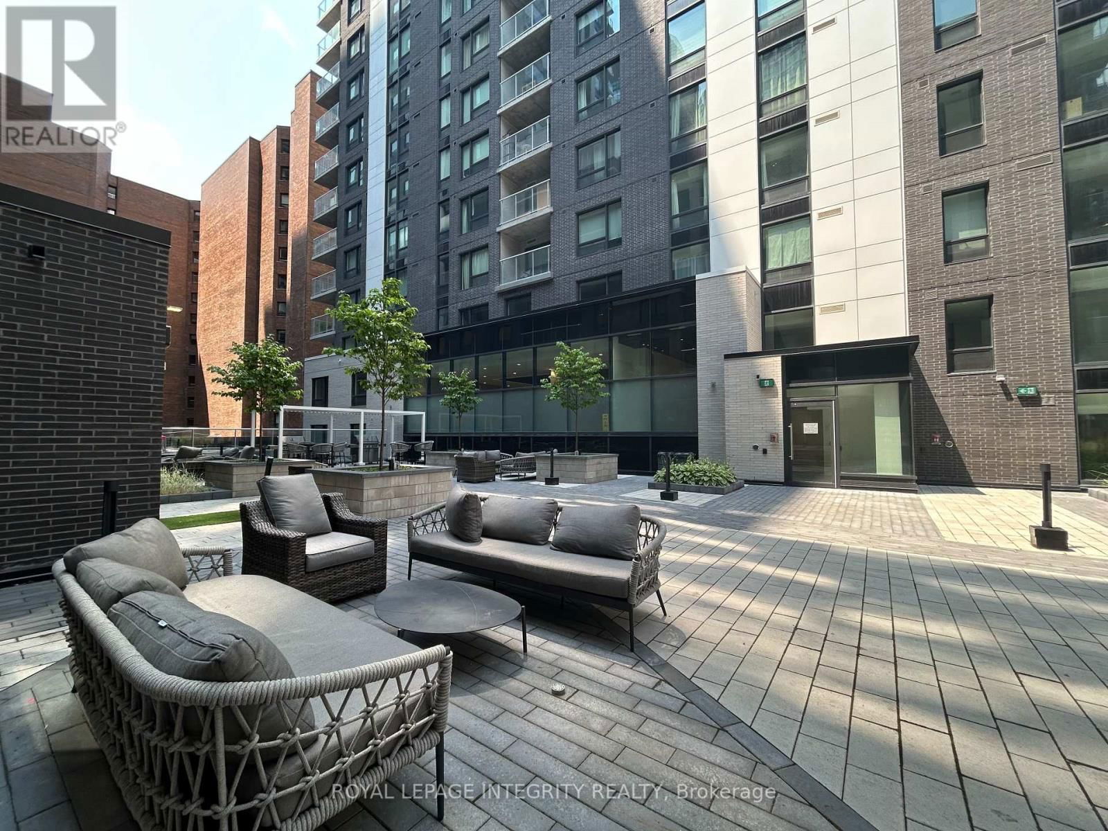 810 - 340 QUEEN STREET SOUTH Image 18