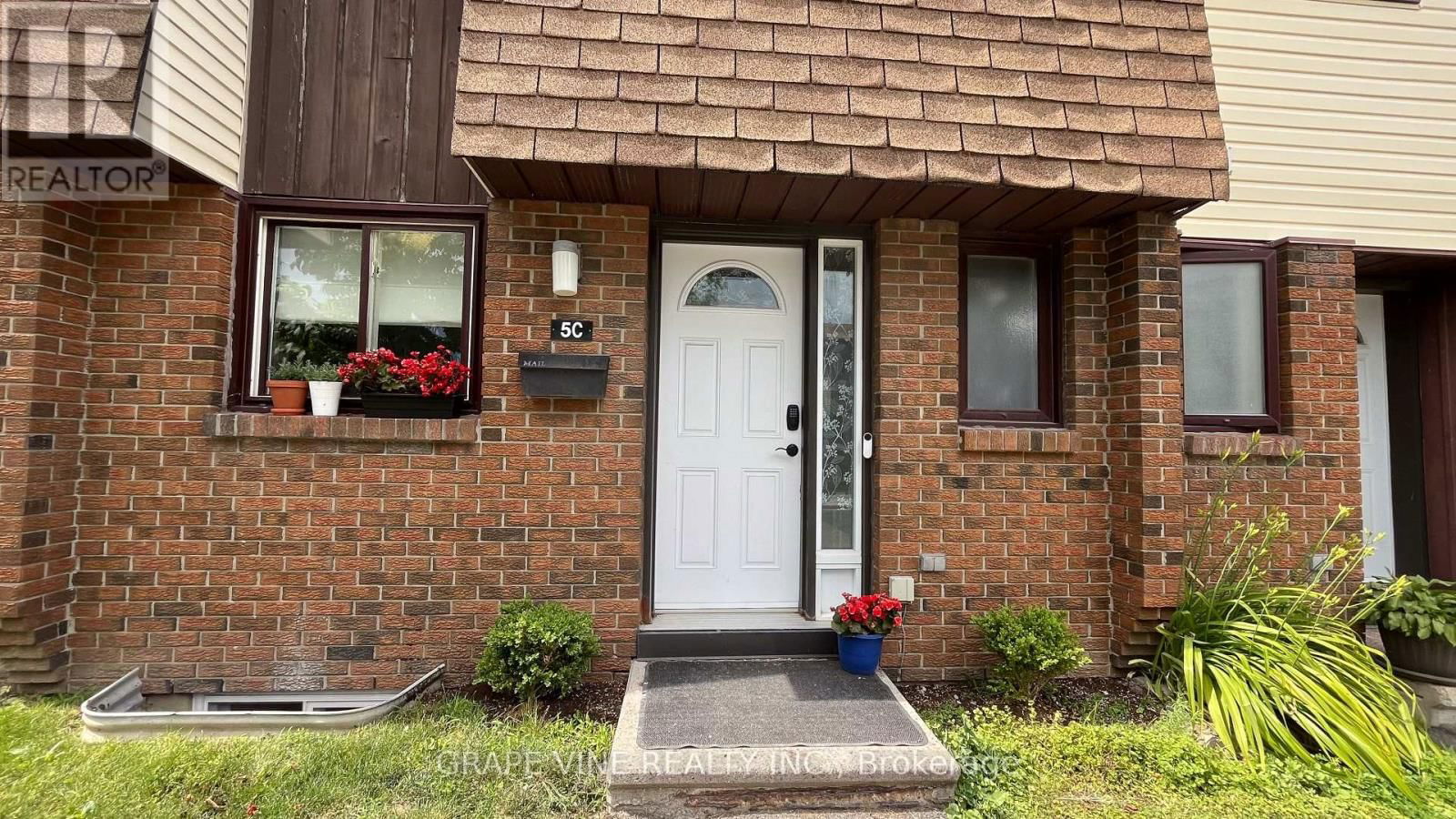 5C WOODVALE GREEN Image 1