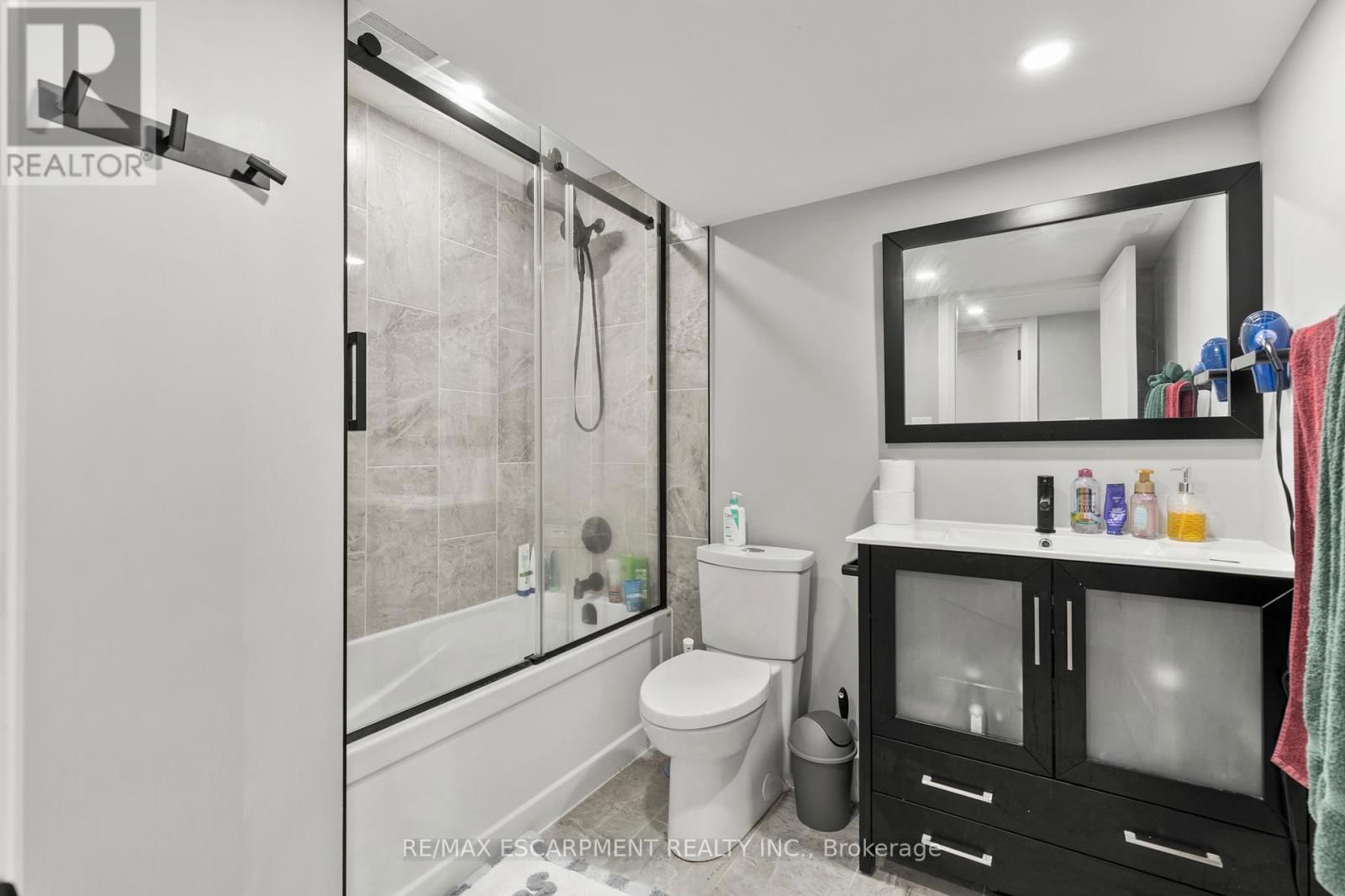 87 OWEN PLACE Image 29
