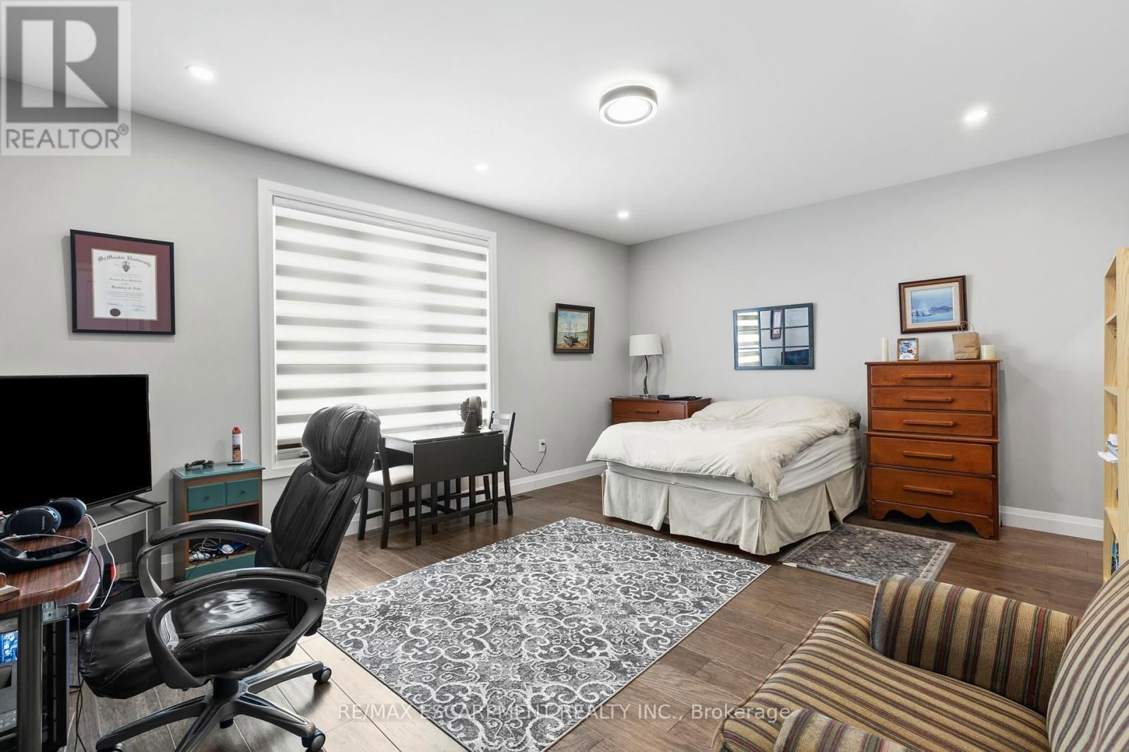 87 OWEN PLACE Image 3
