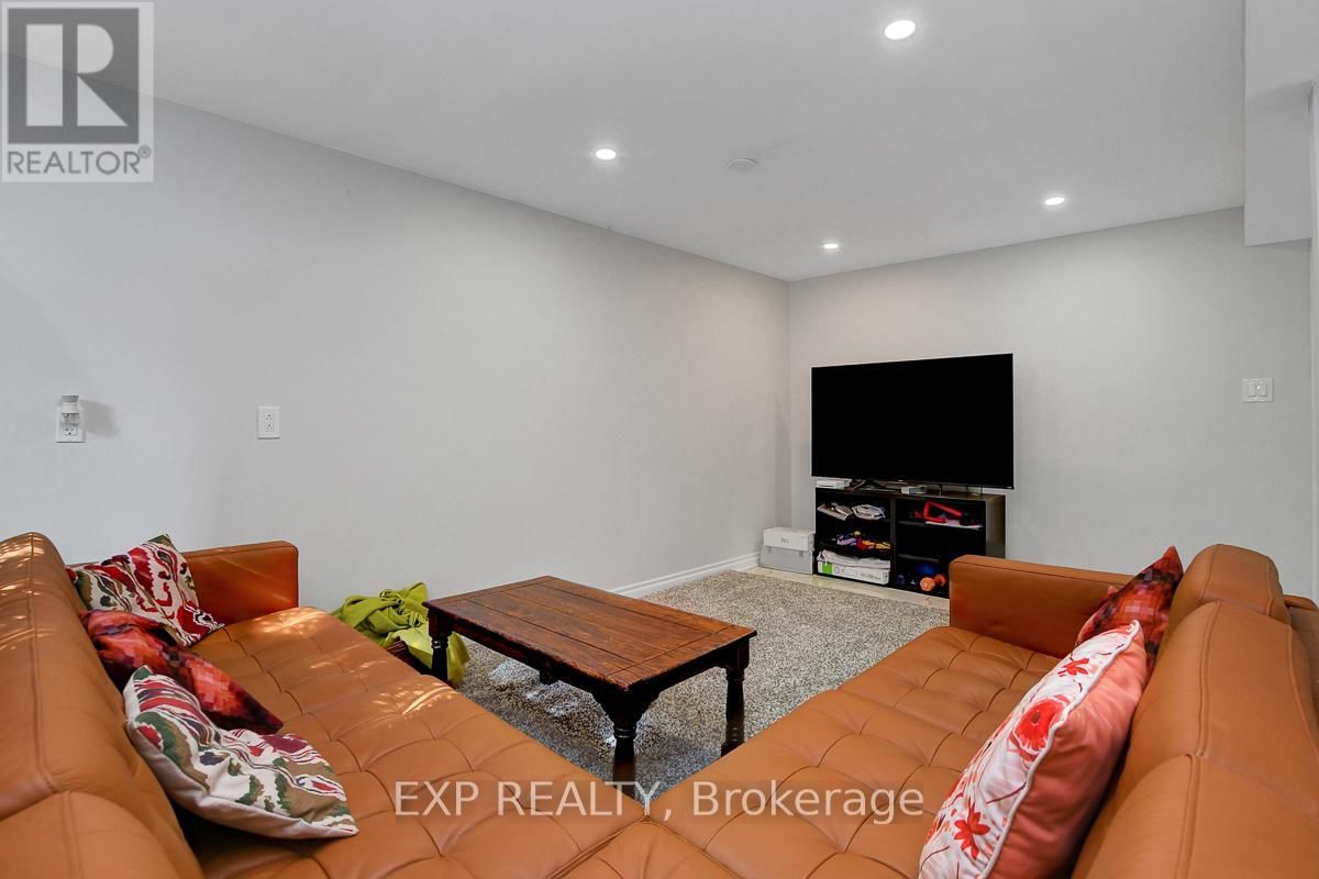 228 HIDDEN MEADOW AVENUE Image 42