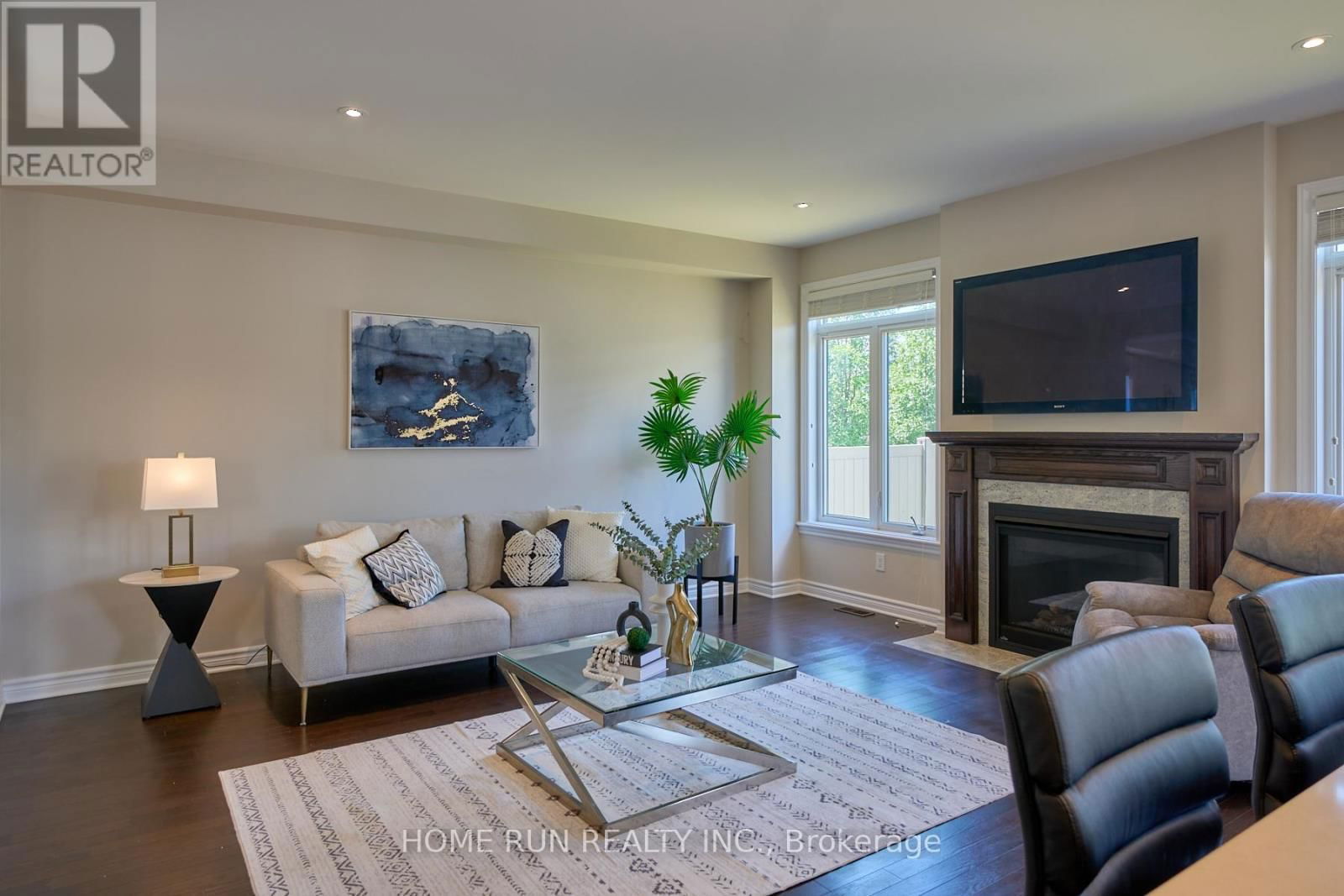 350 HALIBURTON HEIGHTS Image 10