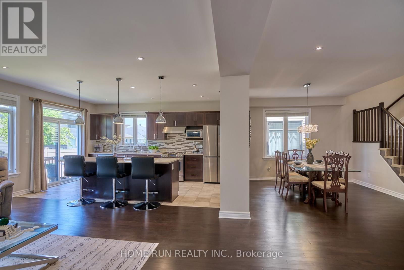 350 HALIBURTON HEIGHTS Image 12