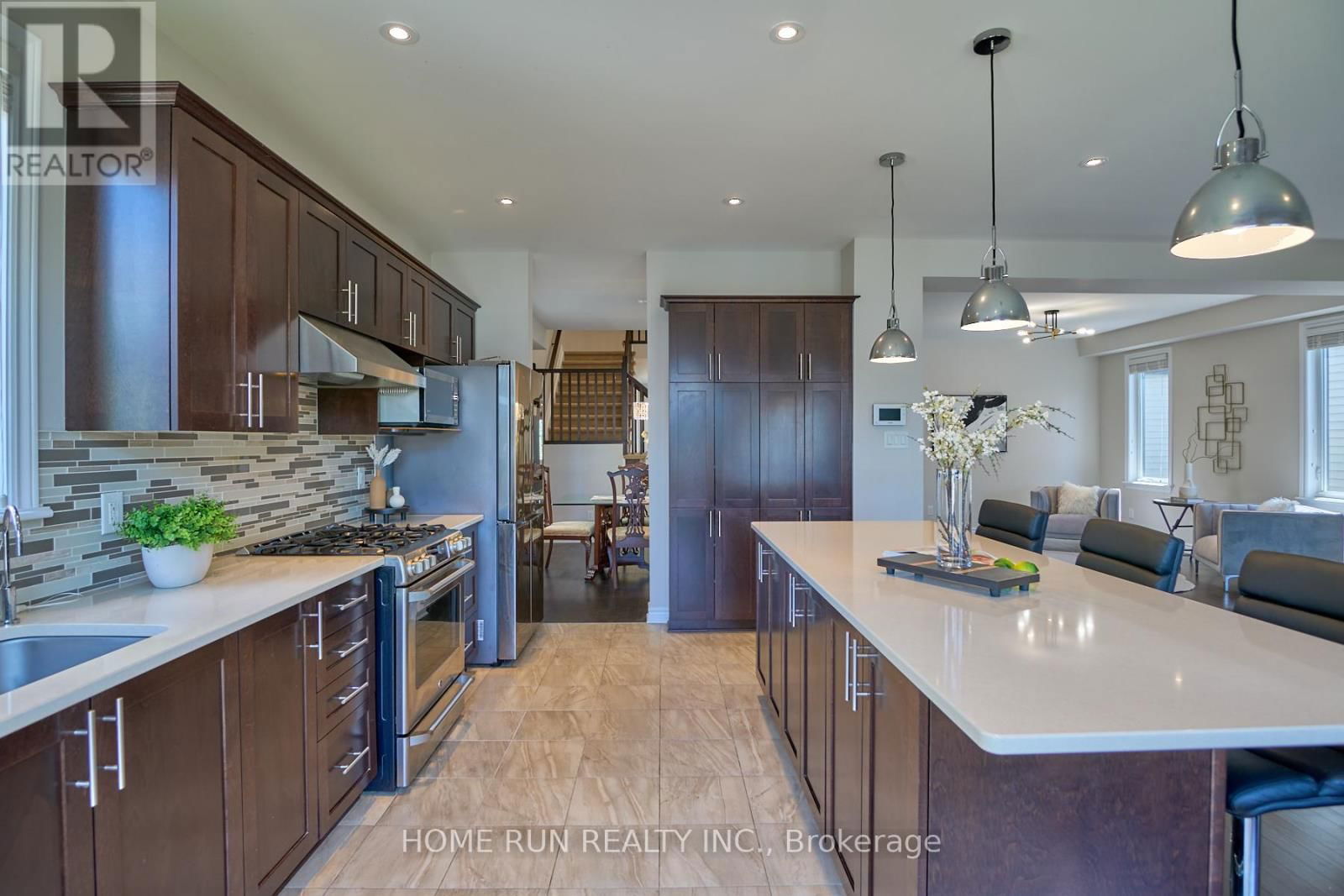 350 HALIBURTON HEIGHTS Image 14