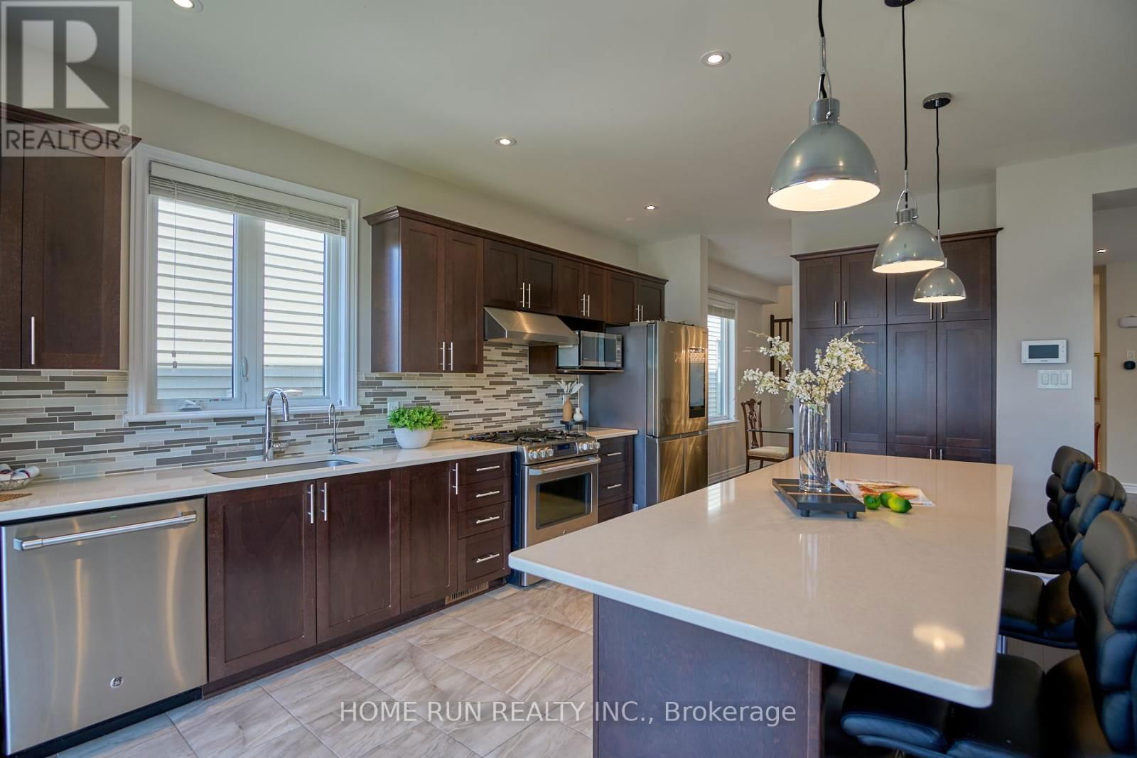 350 HALIBURTON HEIGHTS Image 15