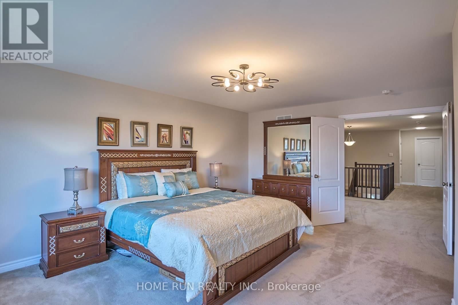 350 HALIBURTON HEIGHTS Image 25