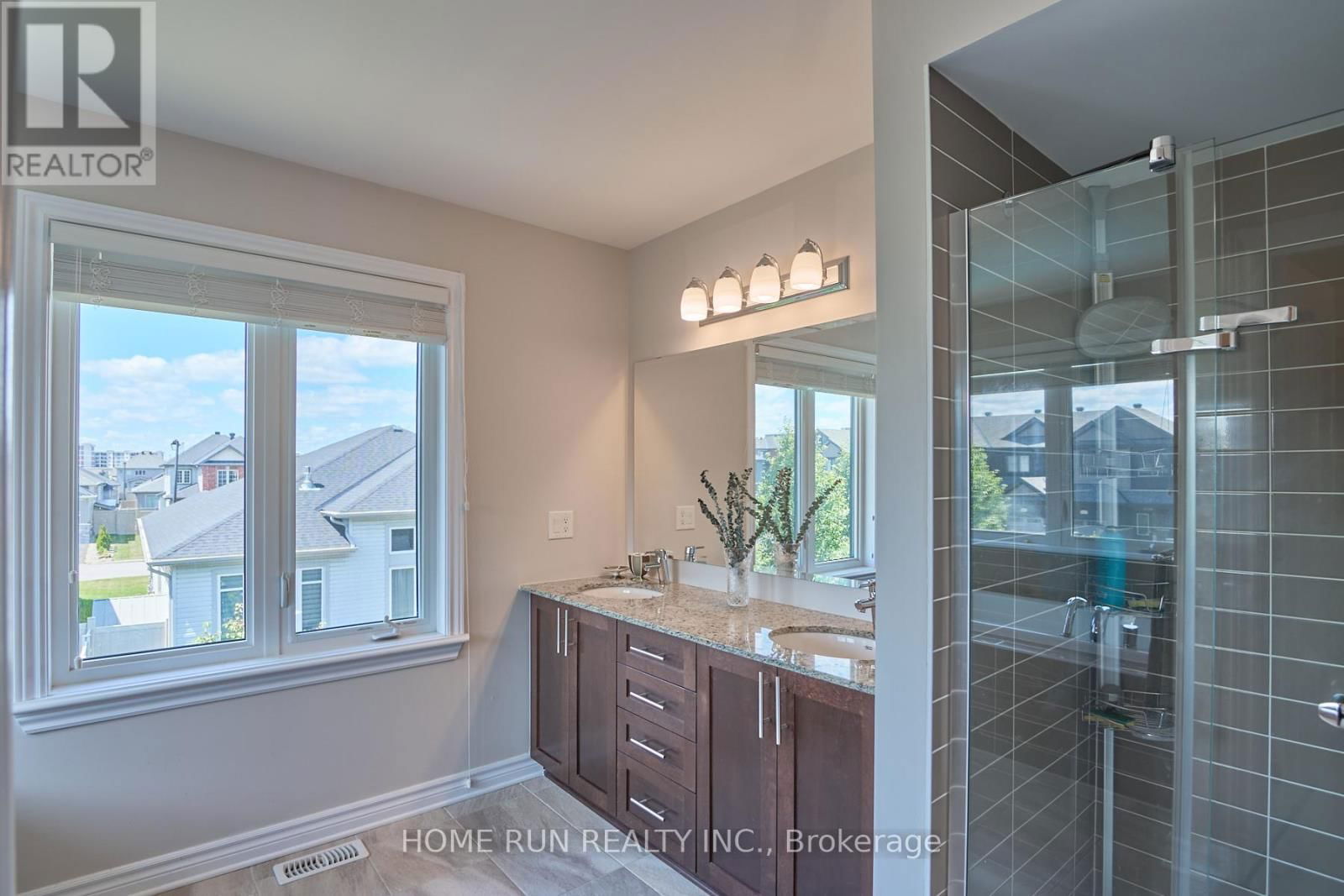 350 HALIBURTON HEIGHTS Image 26