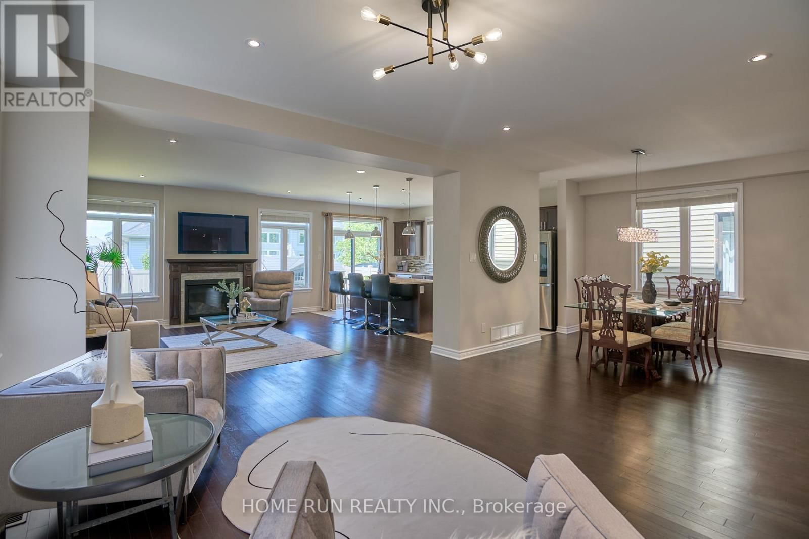 350 HALIBURTON HEIGHTS Image 4
