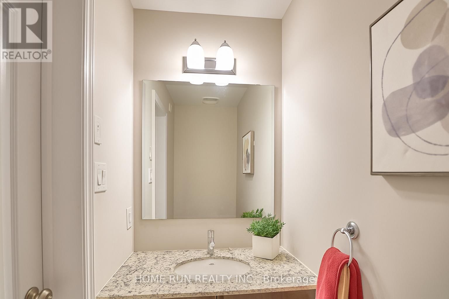 350 HALIBURTON HEIGHTS Image 43