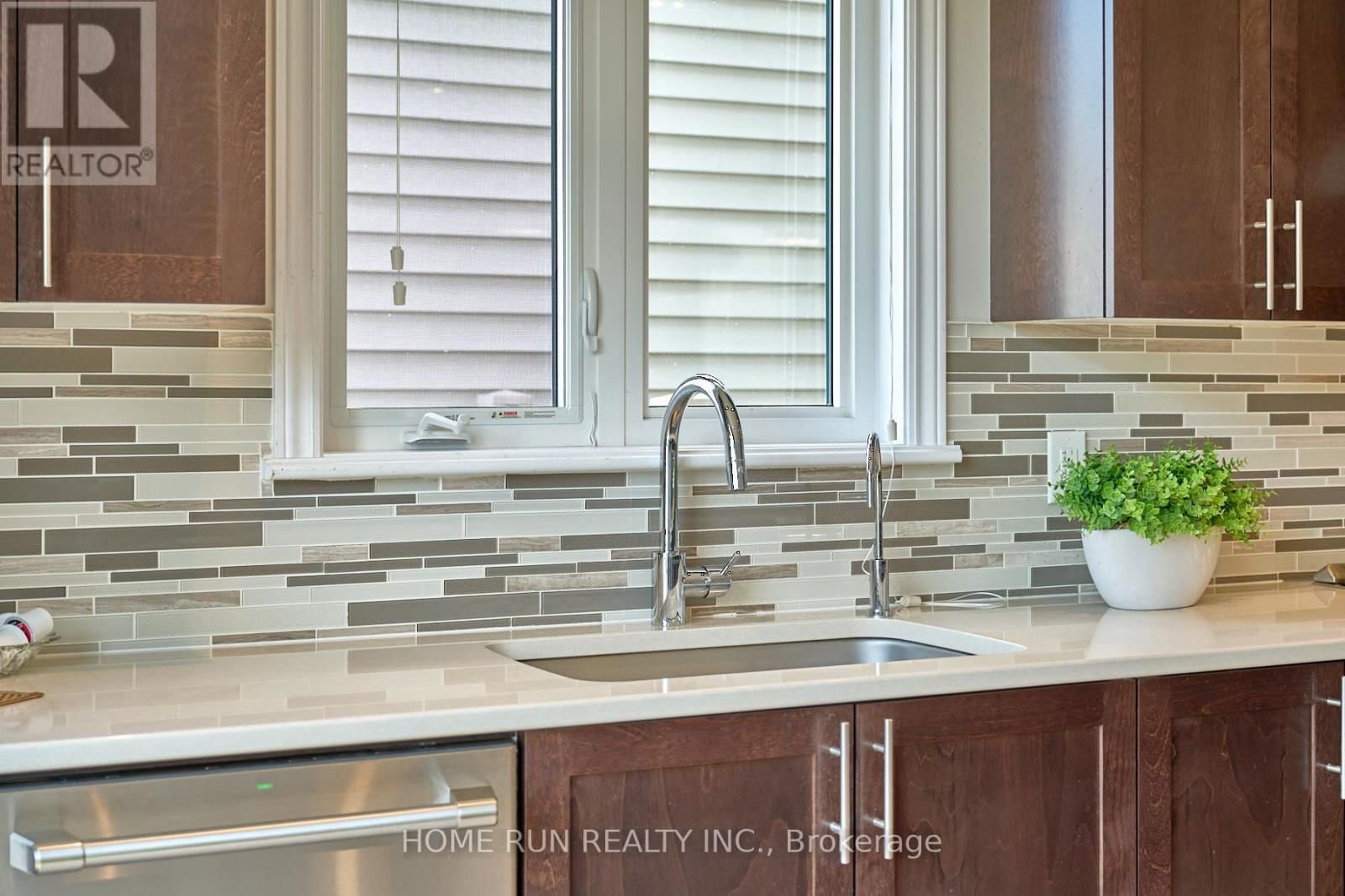 350 HALIBURTON HEIGHTS Image 47