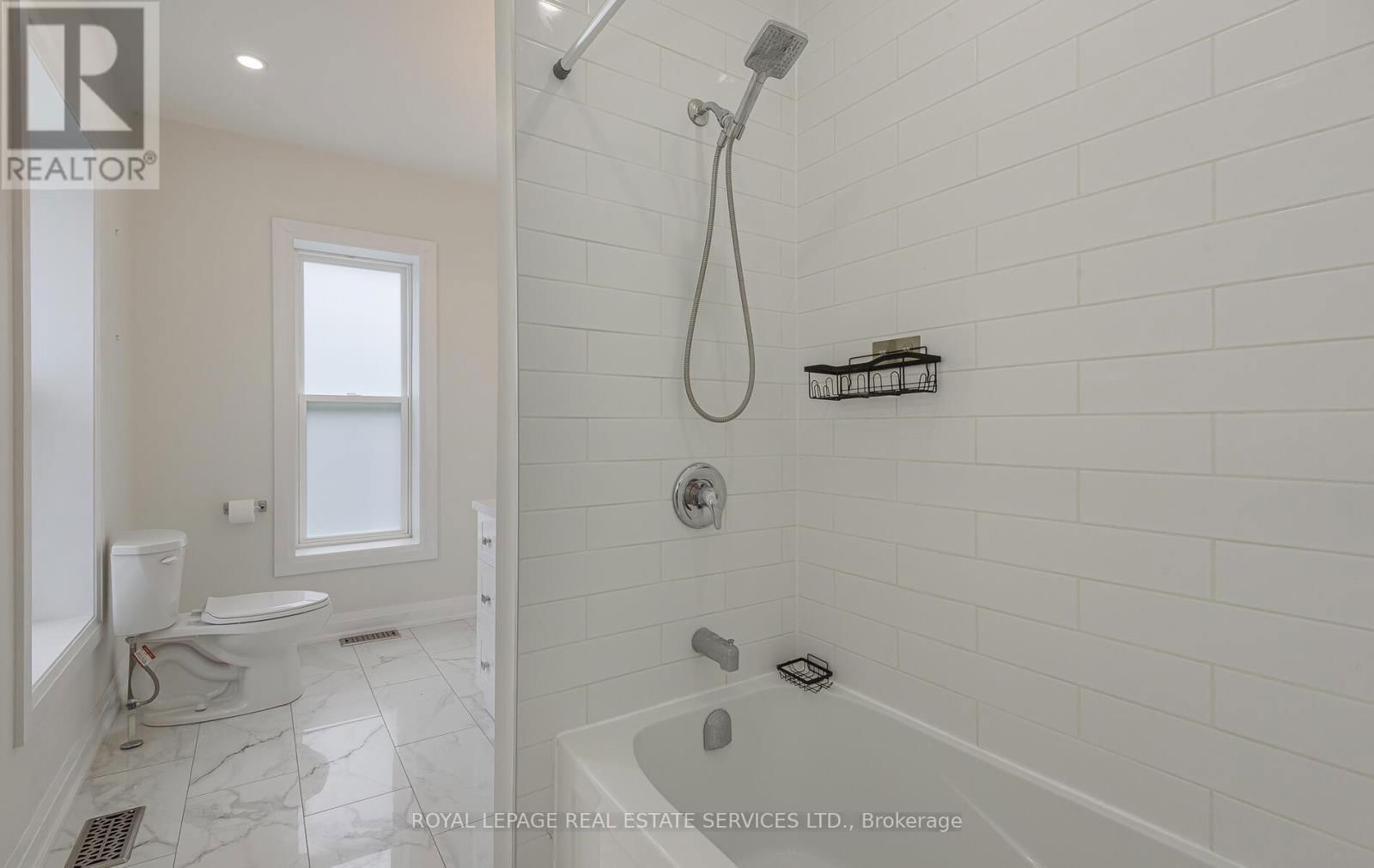 631 LAWRENCE STREET Image 14