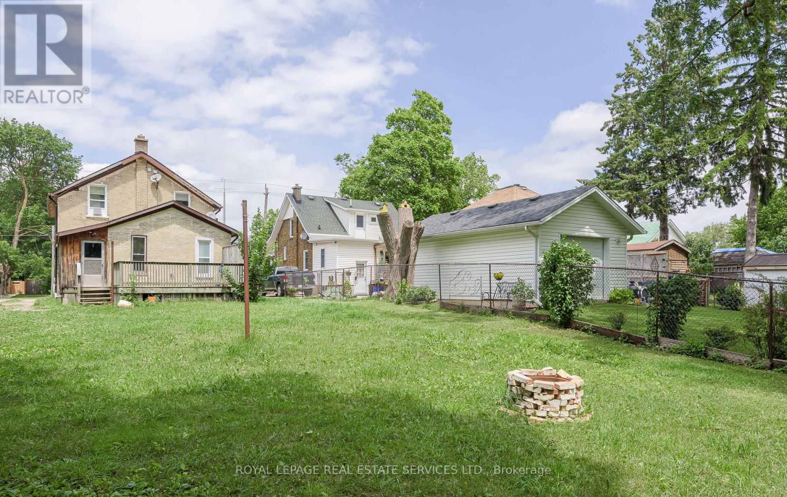 631 LAWRENCE STREET Image 21