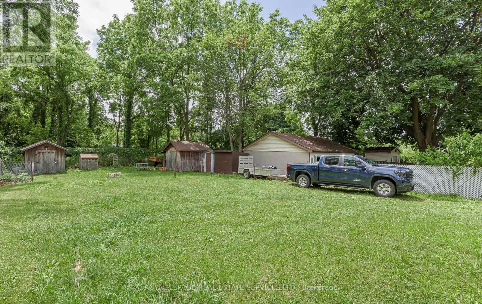 631 LAWRENCE STREET Image 22