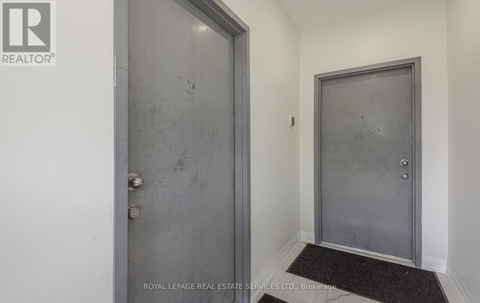 631 LAWRENCE STREET Image 4