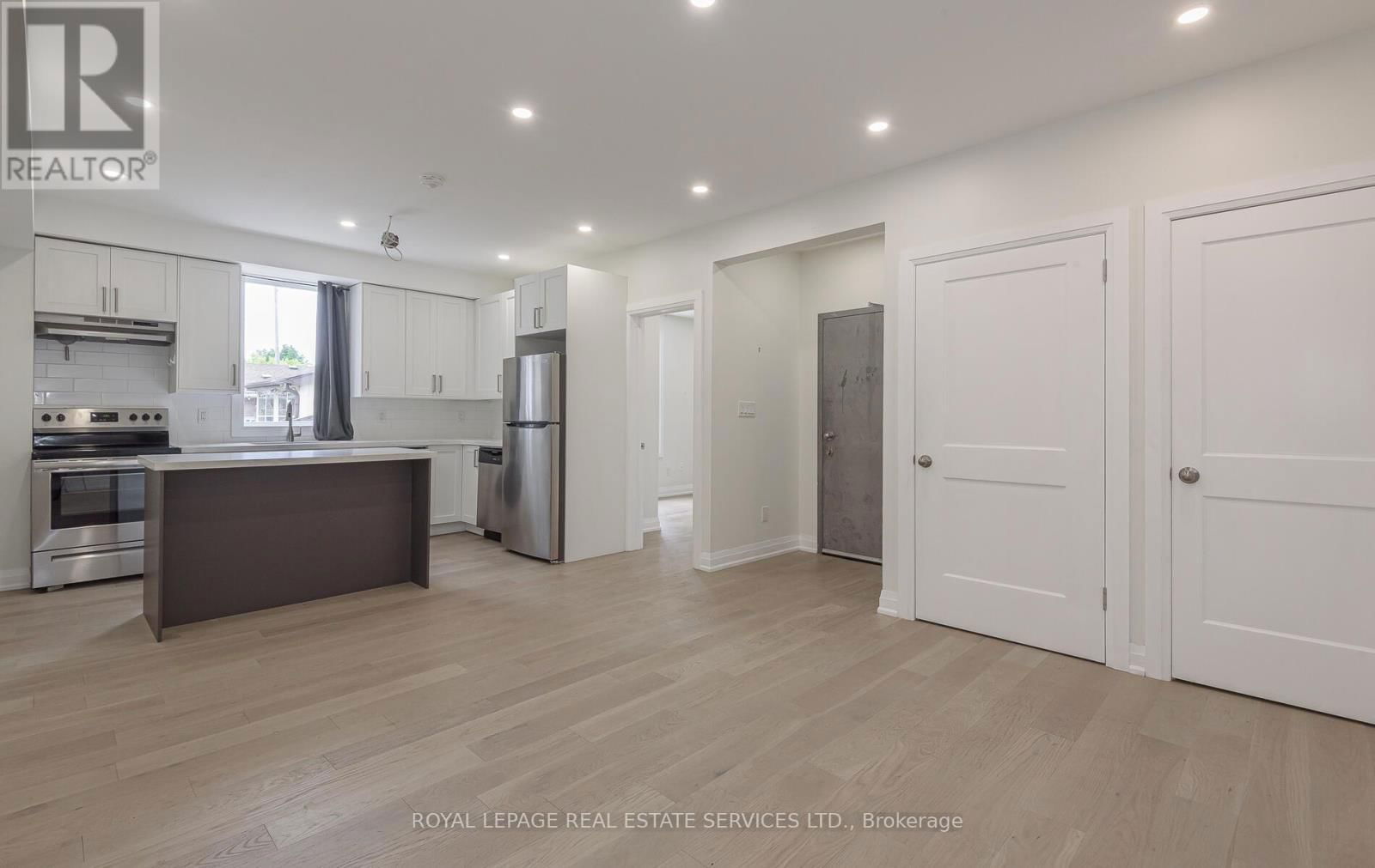 631 LAWRENCE STREET Image 7