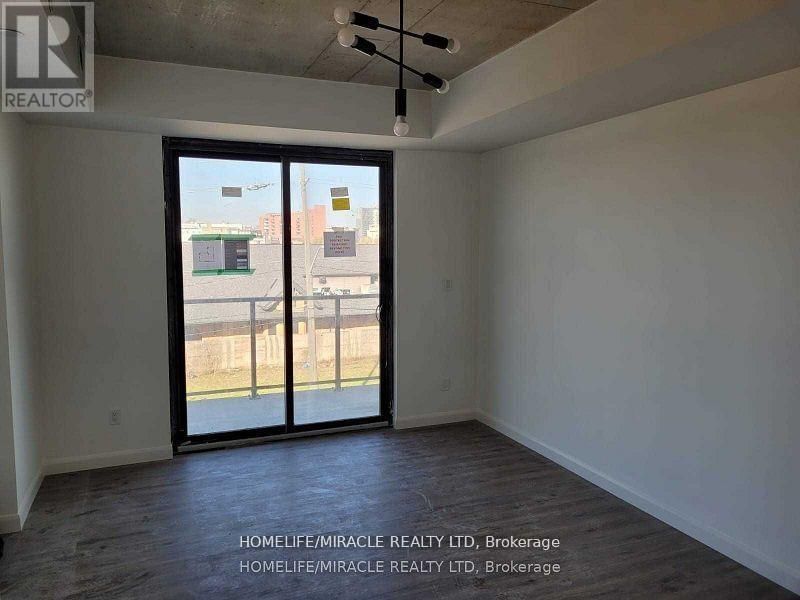 314 - 7 ERIE AVENUE Image 7