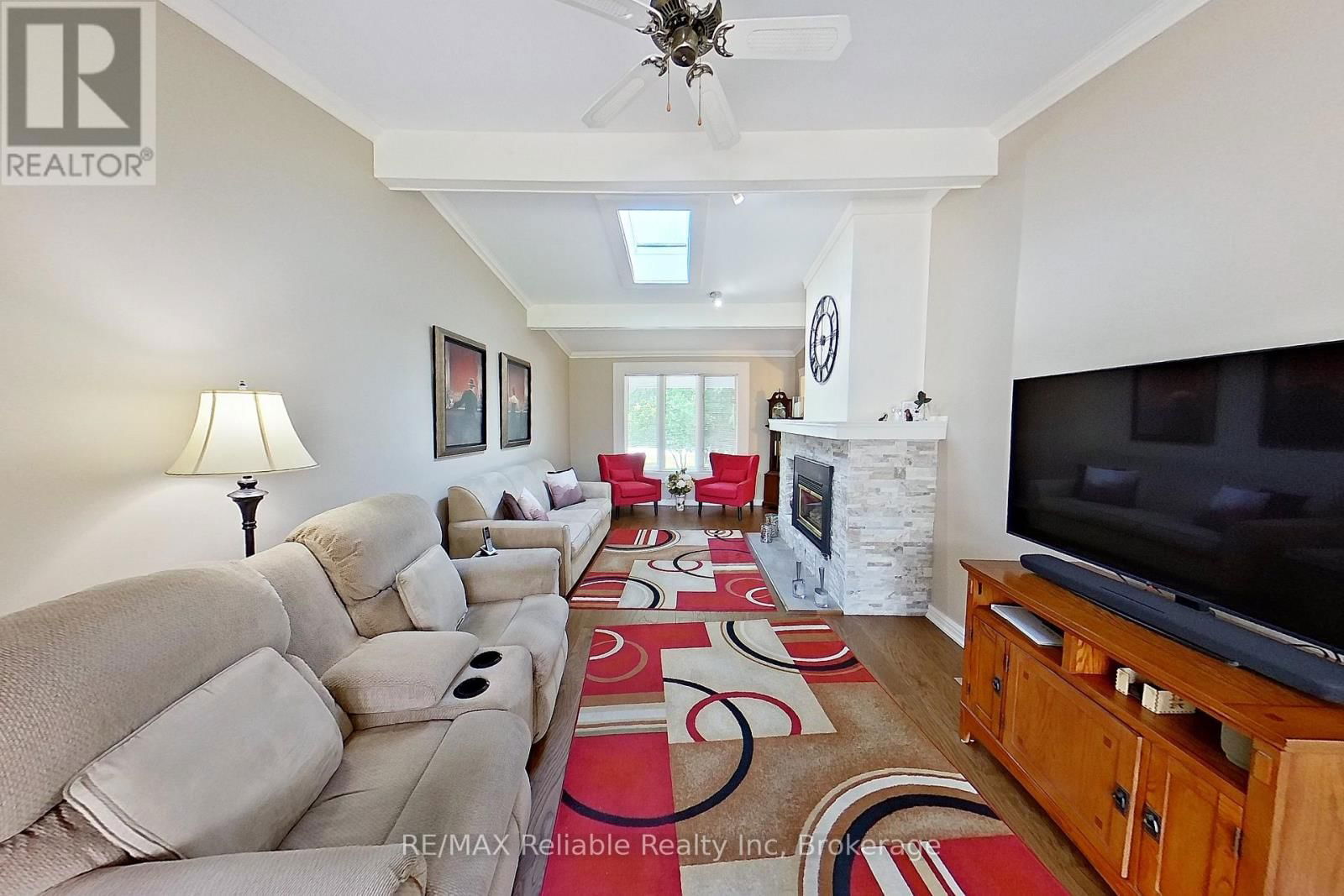 12 VICTORIA STREET Image 21