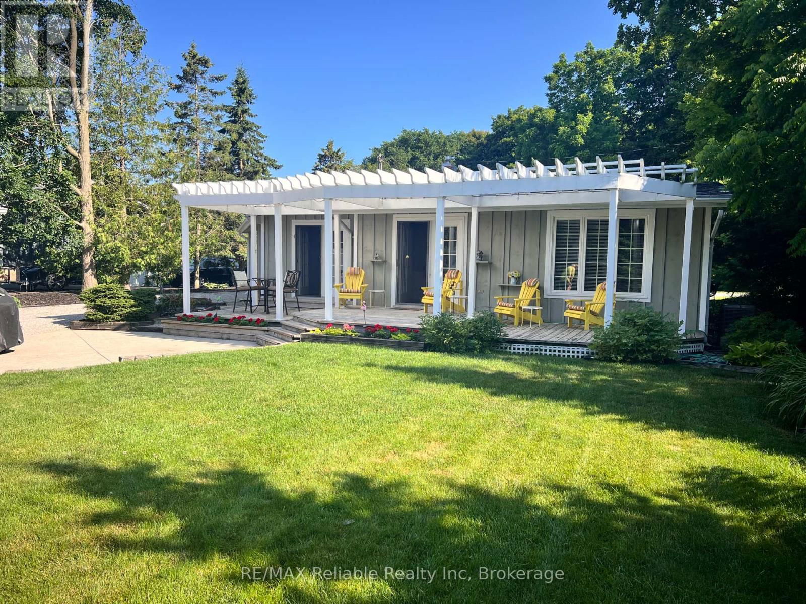 12 VICTORIA STREET Image 9