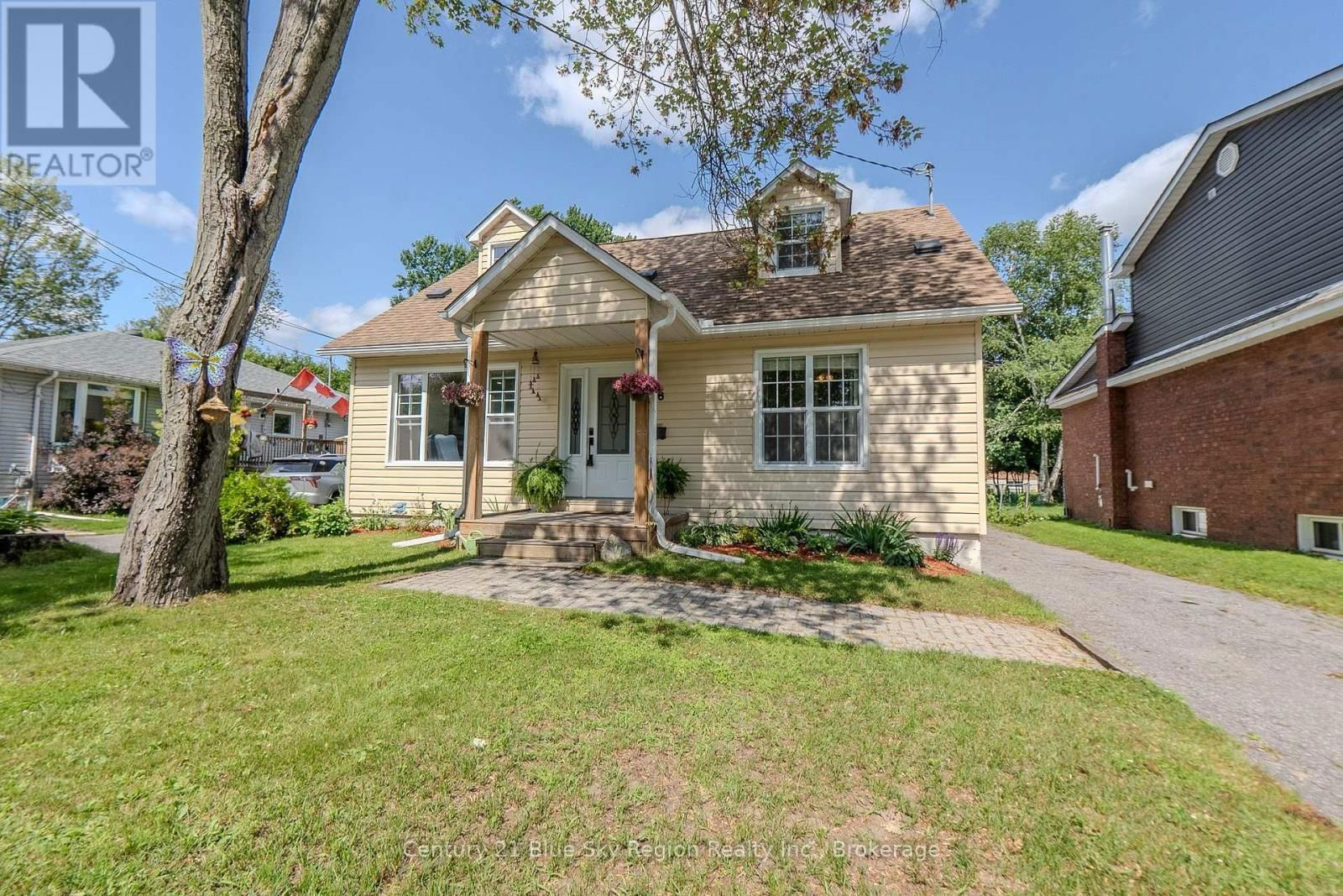 136 CAMPBELL AVENUE Image 1