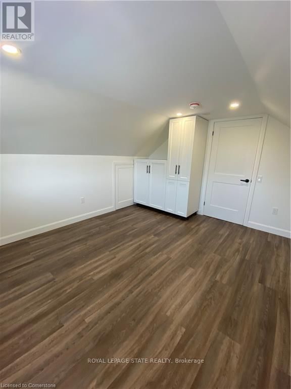 Upper - 176 QUEENSDALE AVENUE EAST Image 3