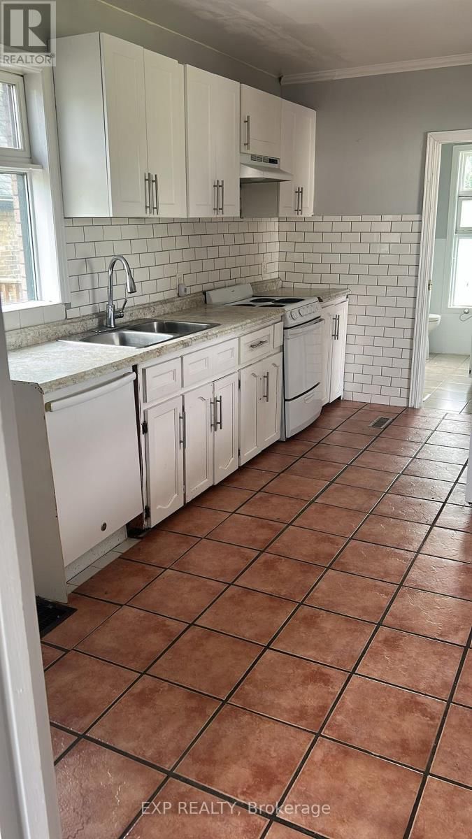 553 QUEBEC STREET Image 7
