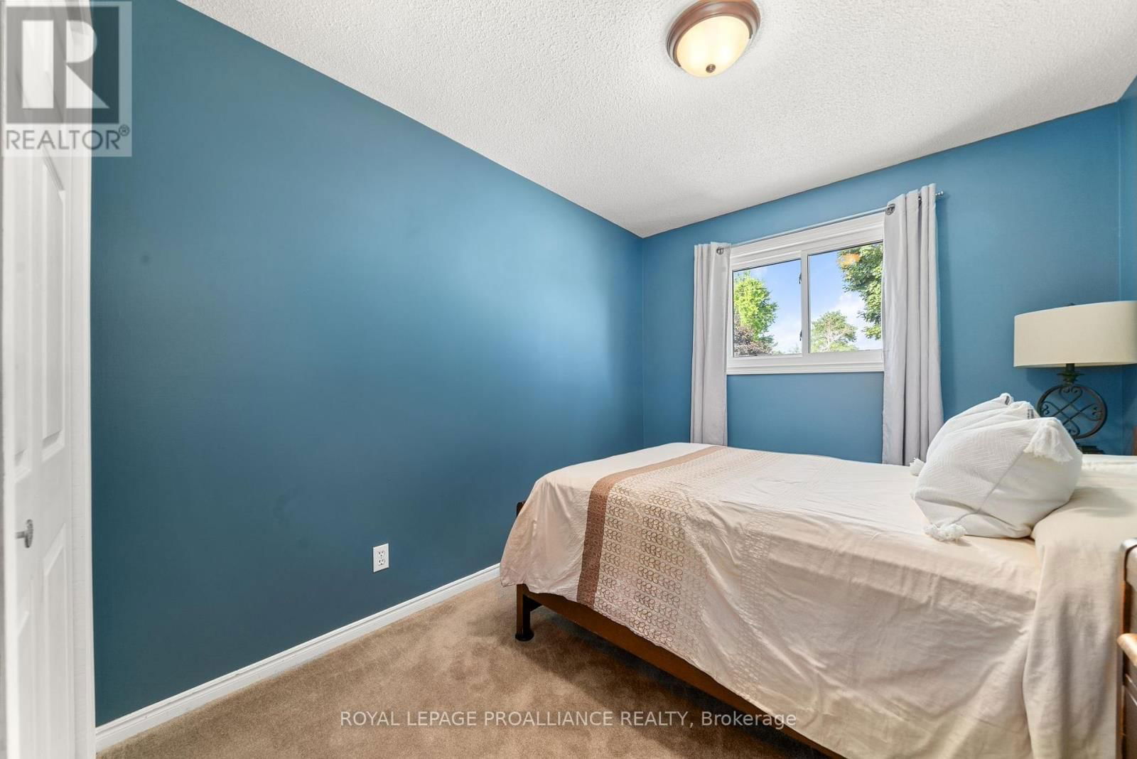119 UNIVERSITY AVENUE Image 21