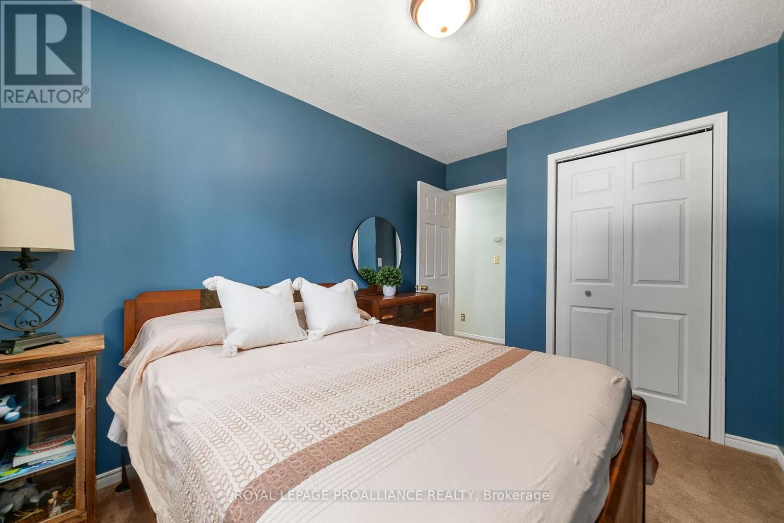 119 UNIVERSITY AVENUE Image 22