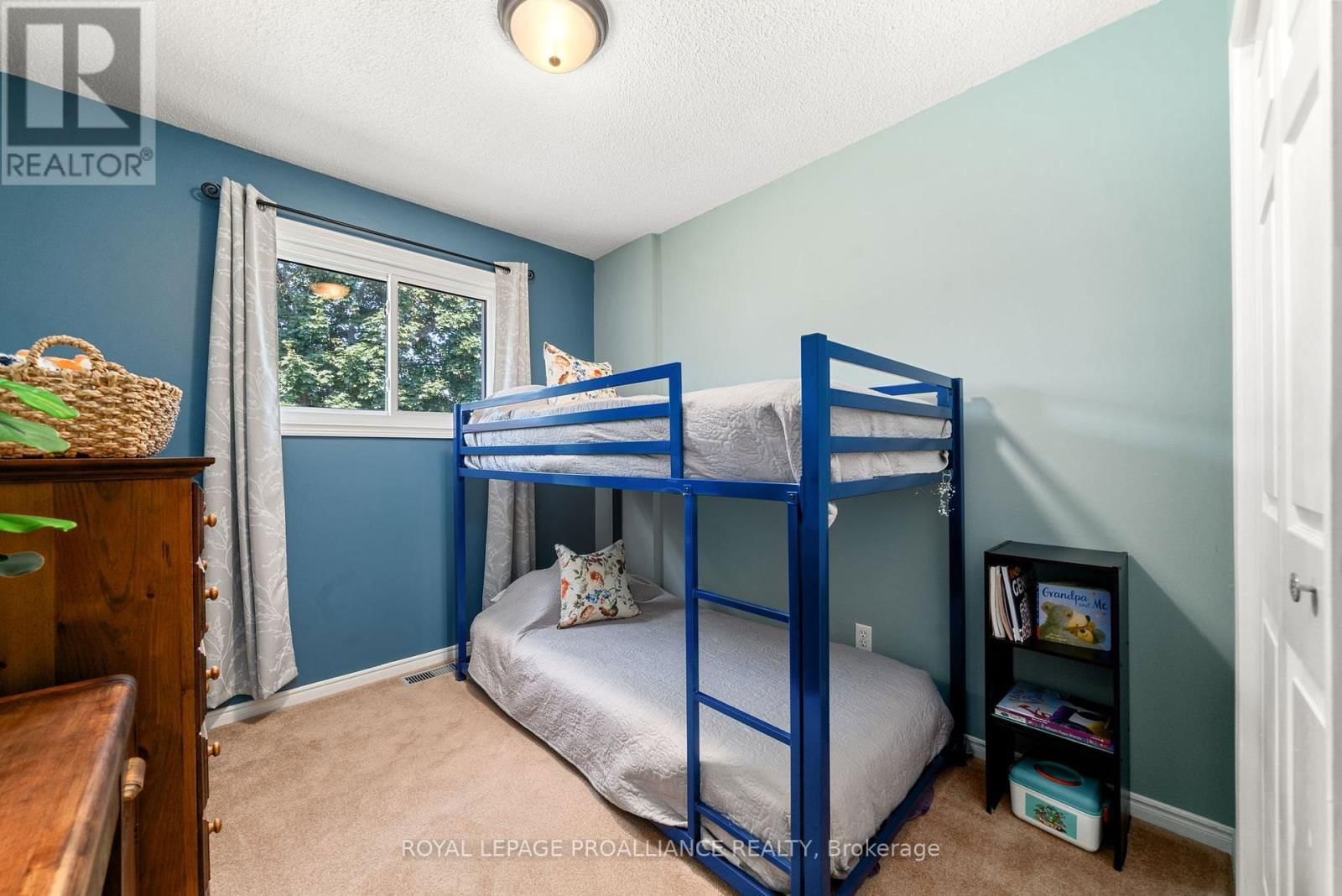 119 UNIVERSITY AVENUE Image 23