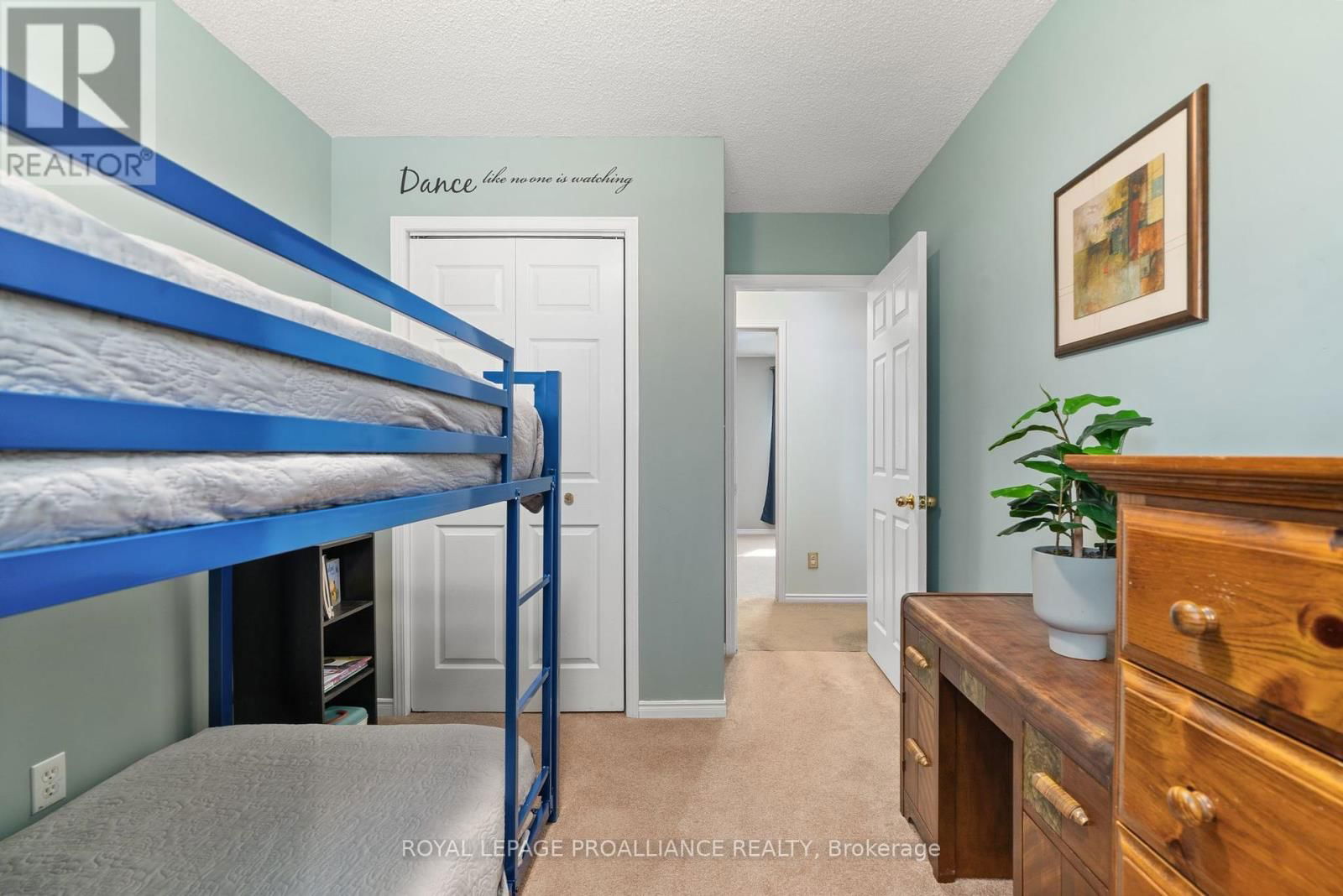 119 UNIVERSITY AVENUE Image 24