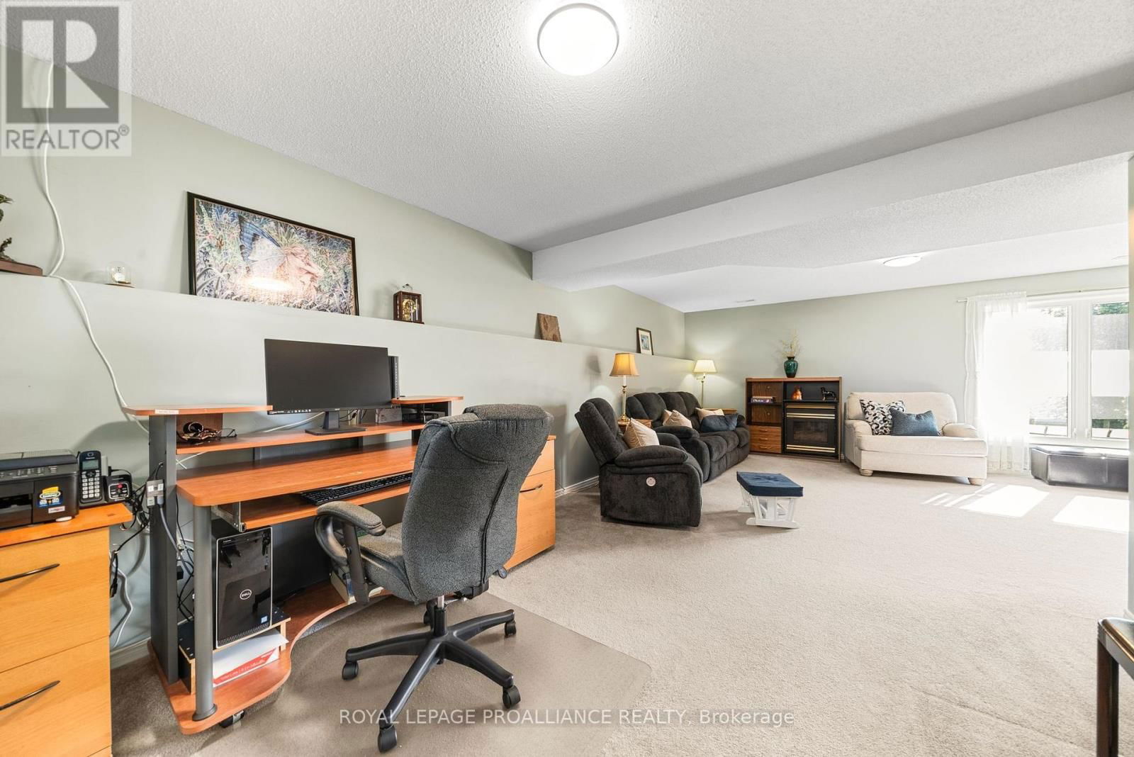119 UNIVERSITY AVENUE Image 31