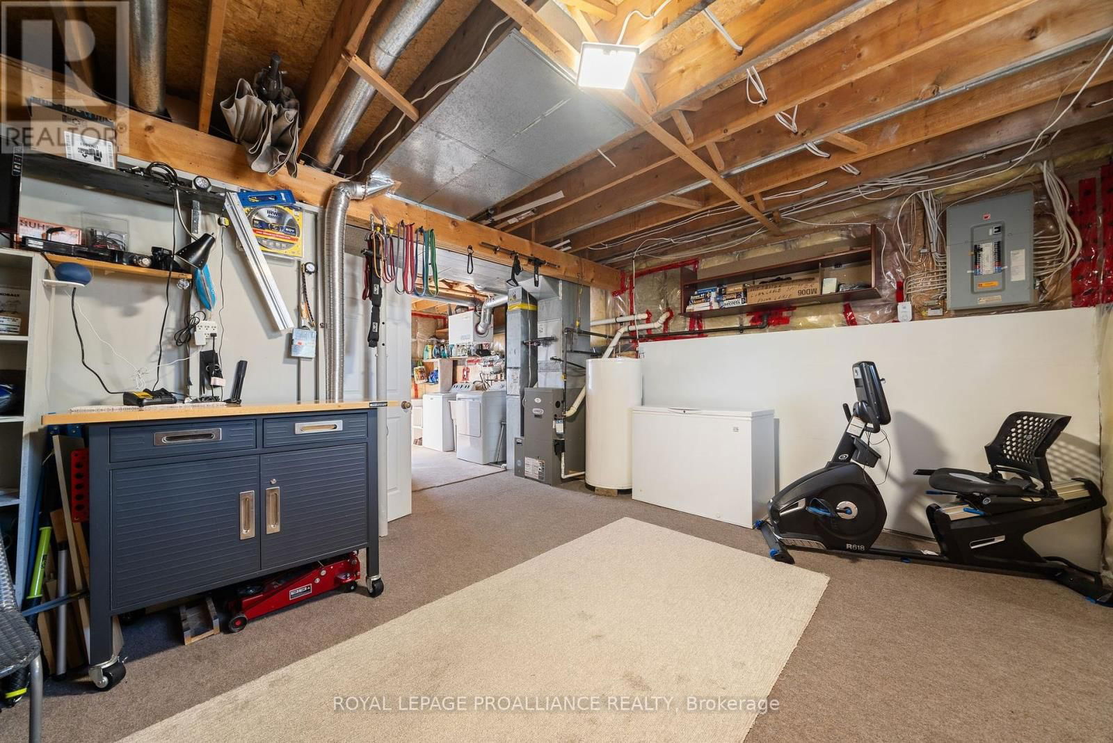 119 UNIVERSITY AVENUE Image 35