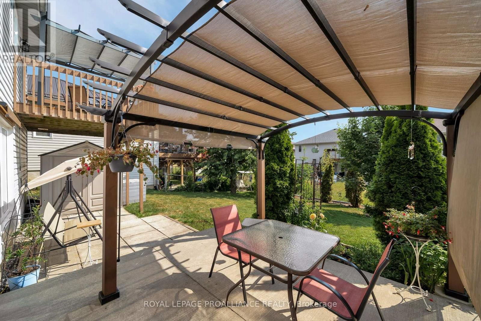 119 UNIVERSITY AVENUE Image 37