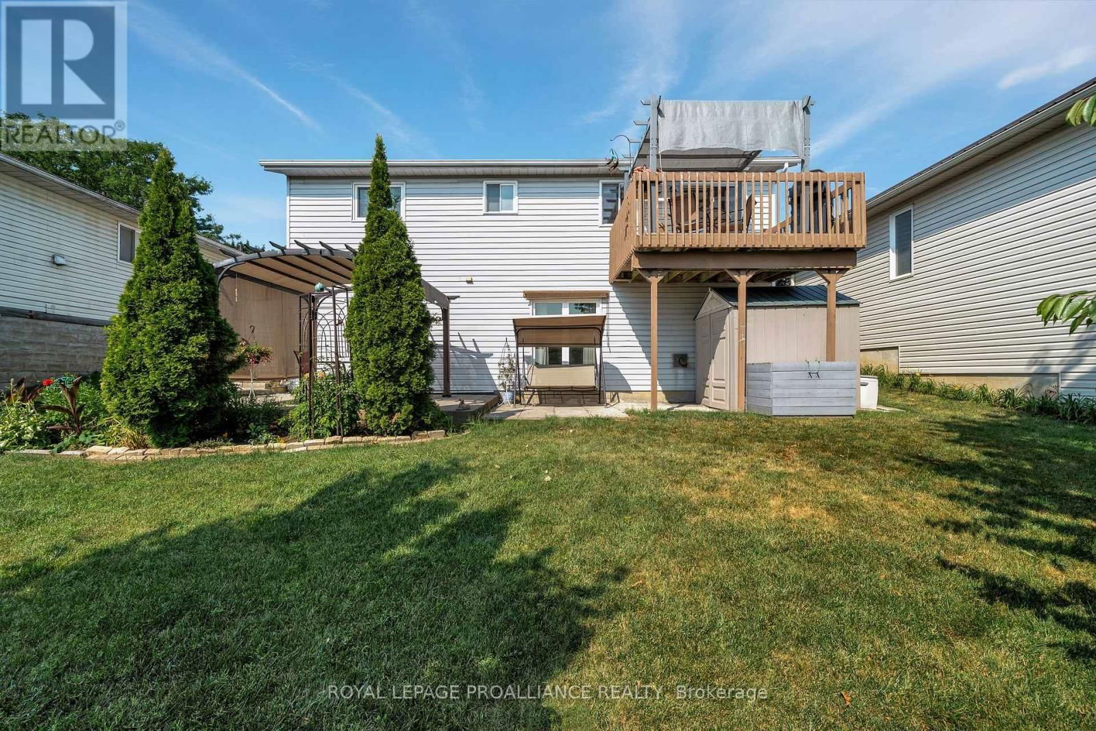 119 UNIVERSITY AVENUE Image 43
