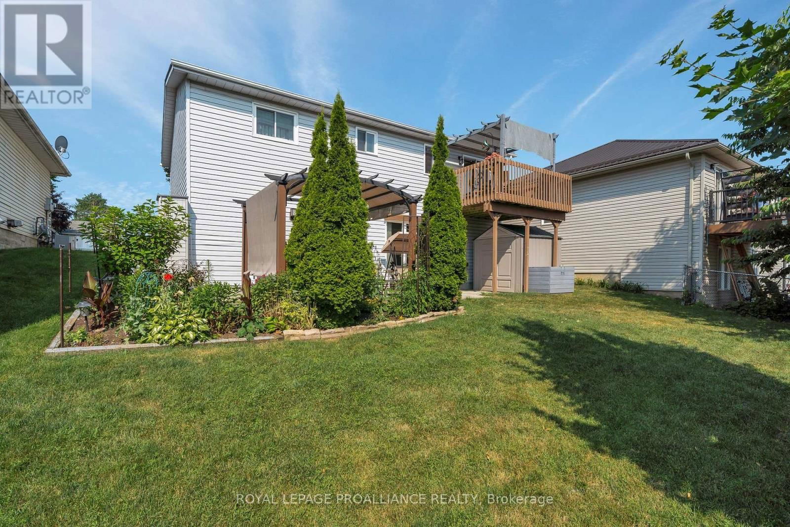 119 UNIVERSITY AVENUE Image 44