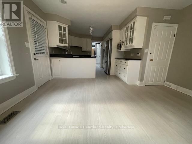 231 WILLIAM STREET Image 18