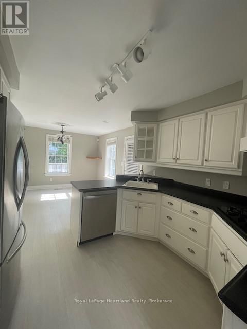 231 WILLIAM STREET Image 20