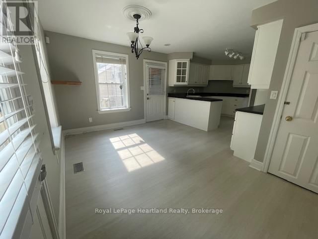 231 WILLIAM STREET Image 21