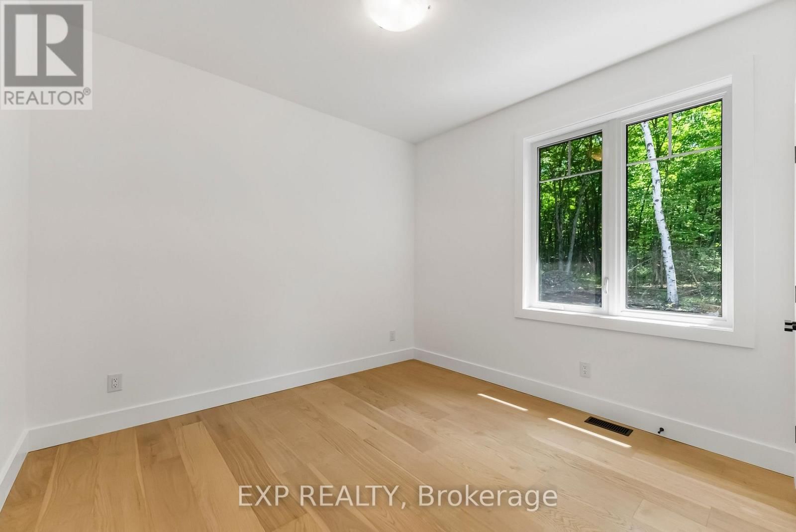 747 LAKEWOODS DRIVE Image 23