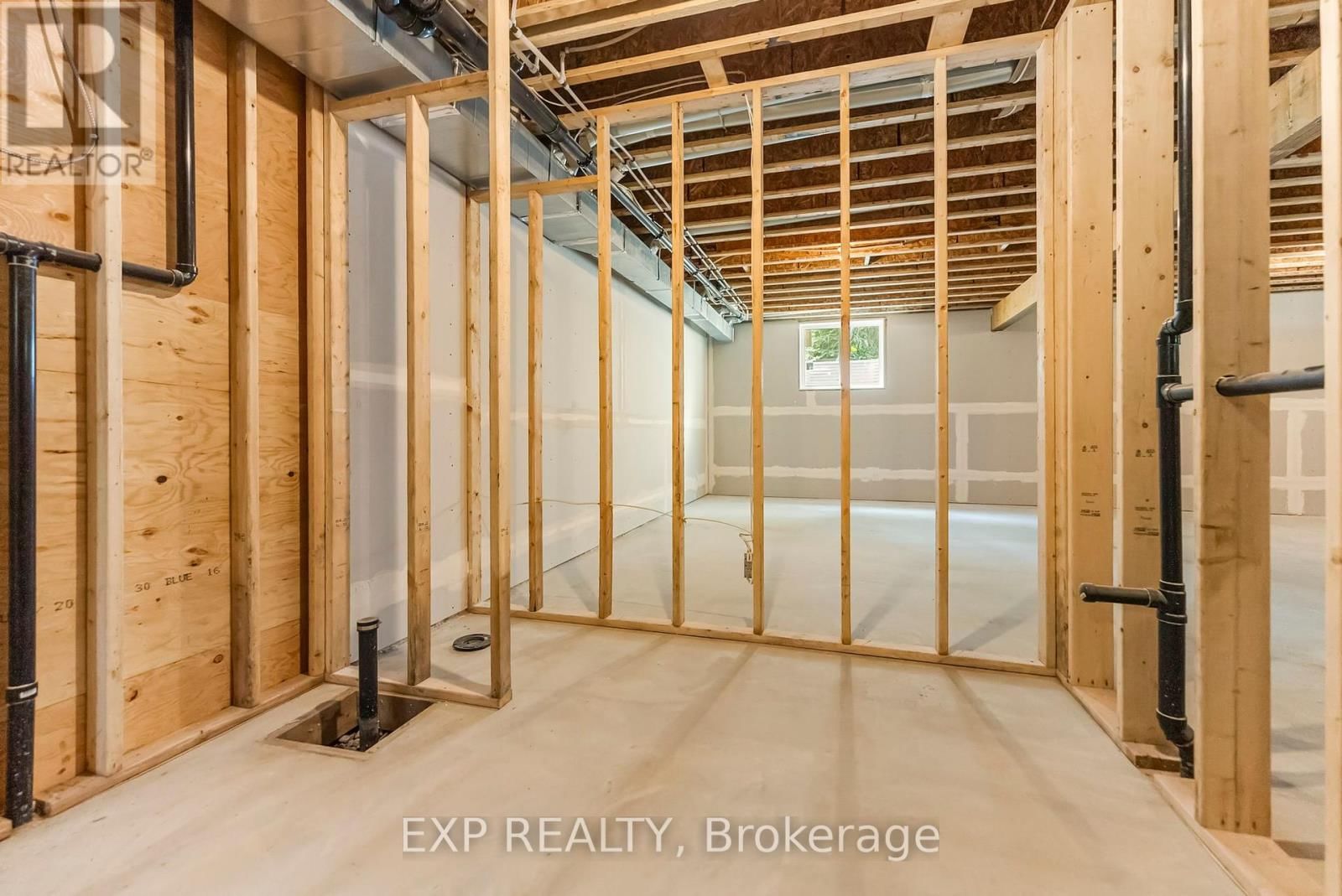 747 LAKEWOODS DRIVE Image 35