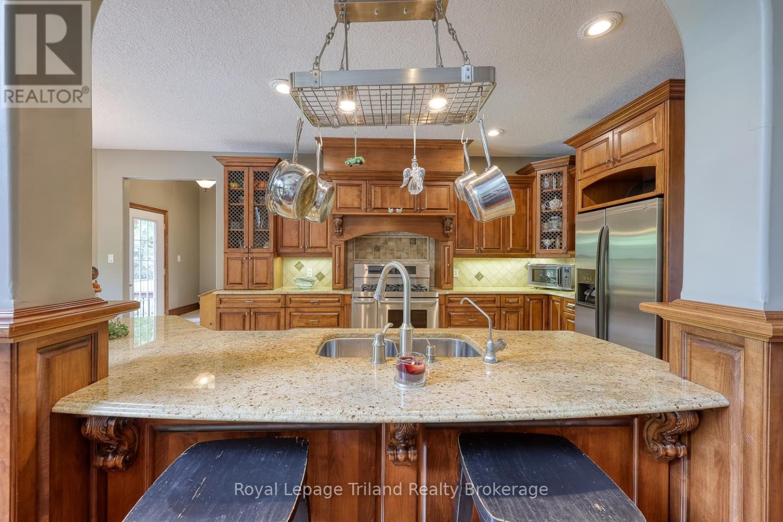 537 PLOWMAN'S LINE Image 13