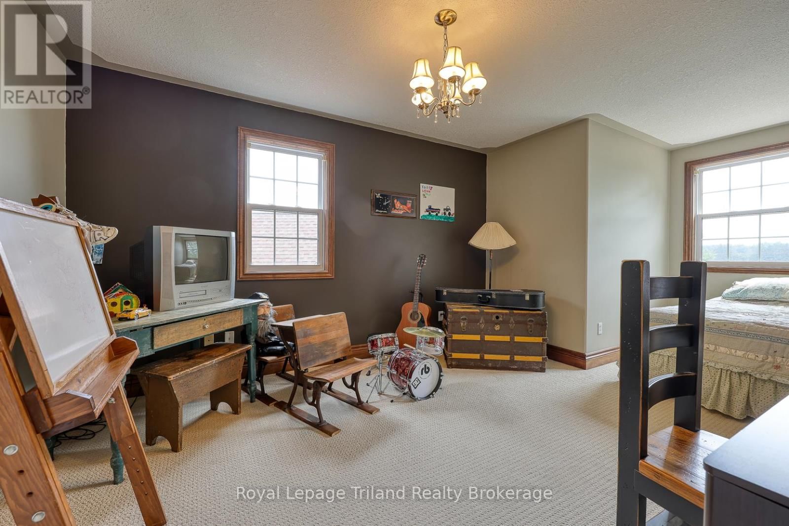 537 PLOWMAN'S LINE Image 24