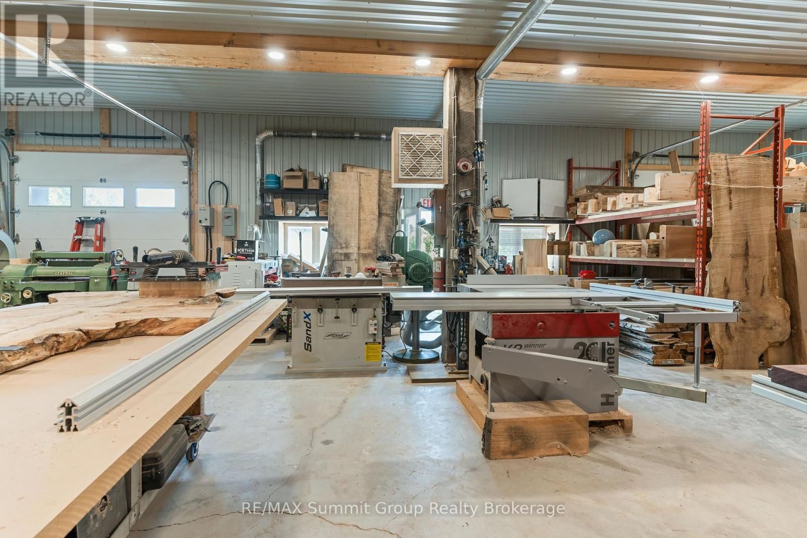 140 & 145 WELLINGTON STREET Image 11